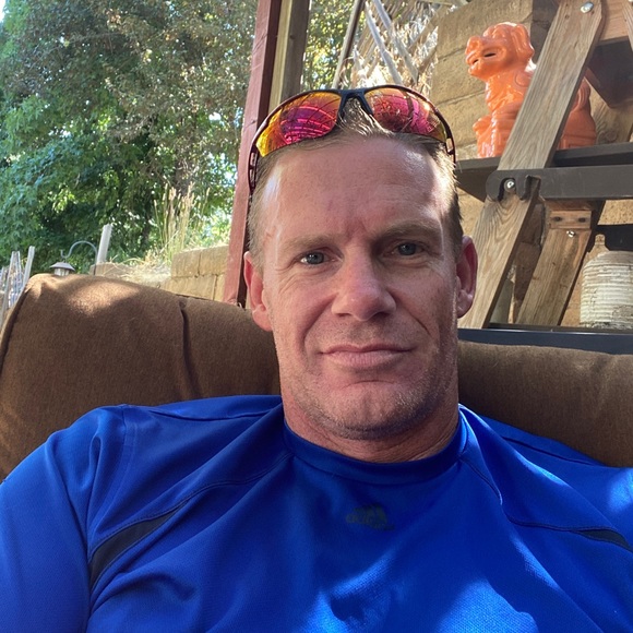 Meet your Posher, Chris - Picture 3 of 3